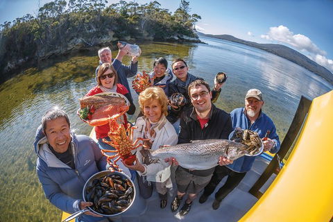 Fresh From The Ocean: Tasmanian Seafood Gourmet Full-Day Cruise Including Lunch - Darwin Holiday 12