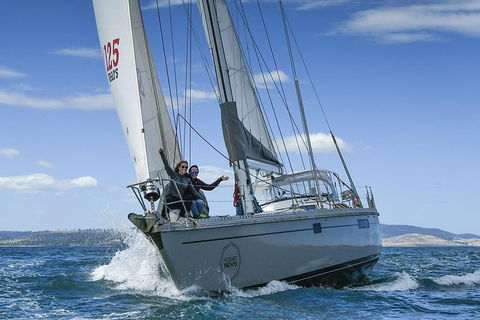 Half-Day Sailing On The Derwent River From Hobart - Darwin Holiday 2