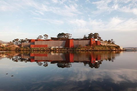 Hobart City Sightseeing Tour Including MONA Admission - Darwin Holiday 4