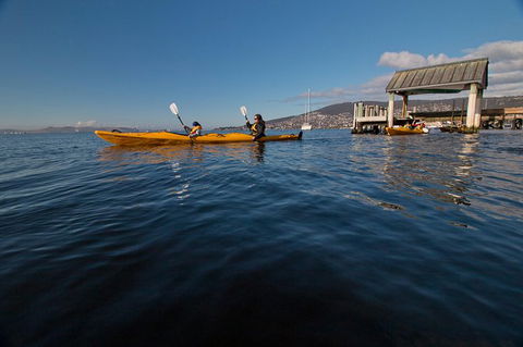 Hobart Kayak Tour - Darwin Holiday 4