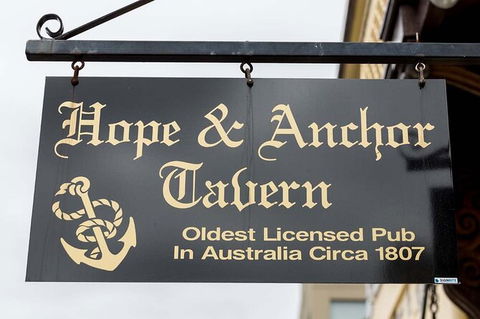 Old Hobart Pub Walking Tour - Darwin Holiday 5