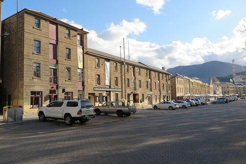 Old Hobart Pub Walking Tour - Darwin Holiday 6