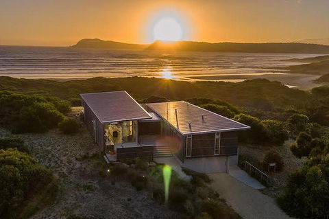 Bruny Island 3-Day Guided Walk With Wine And Cheese Tasting - Darwin Holiday 0