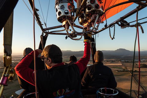 Balloon Flights In Northern Tasmania - Darwin Holiday 0