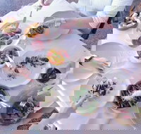 Adelaide Bar Boys Adelaide Hills Experience - Darwin Holiday