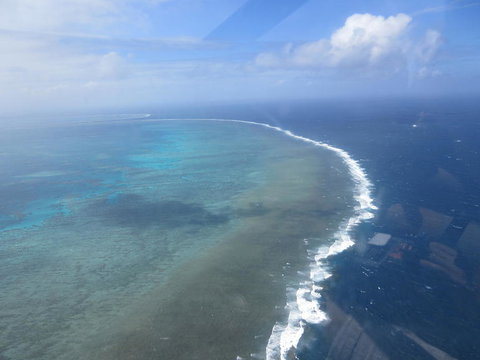 Reef And Island Scenic Flight From Airlie Beach - Darwin Holiday 2