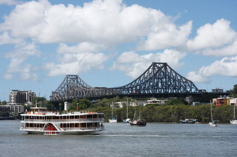 Brisbane River Lunchtime Cruise - Darwin Holiday 7