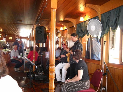 Brisbane River Lunchtime Cruise - Darwin Holiday 13