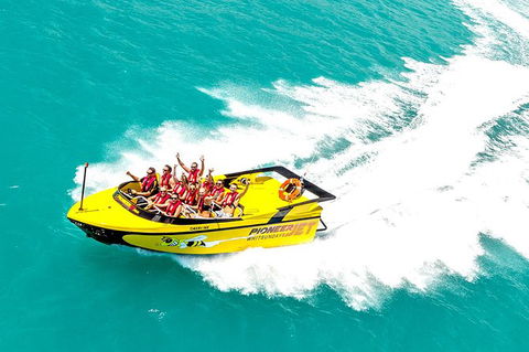Airlie Beach Jet Boat Thrill Ride - Darwin Holiday 12