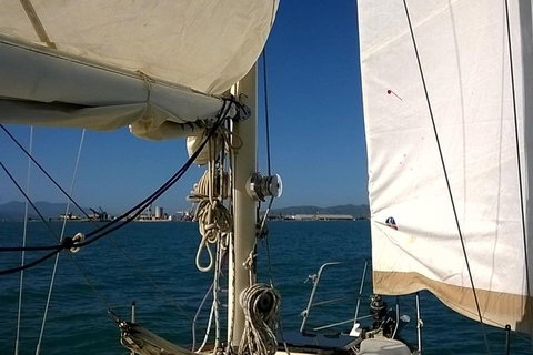 Townsville Lunchtime Sailing Cruise Boat Tour - Darwin Holiday 4