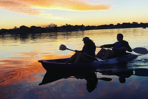 Surfers Paradise Sunset Kayak Tour - Darwin Holiday 12