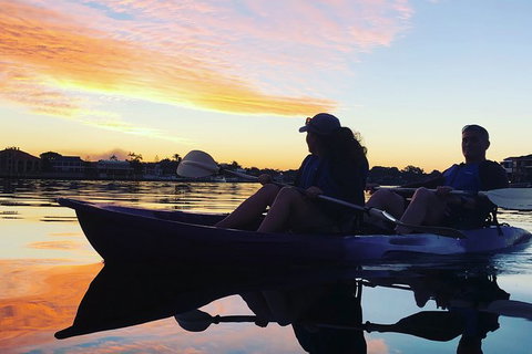 Surfers Paradise Sunset Kayak Tour - Darwin Holiday 11