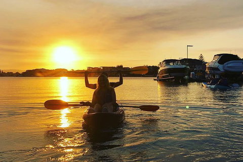Surfers Paradise Sunset Kayak Tour - Darwin Holiday 5