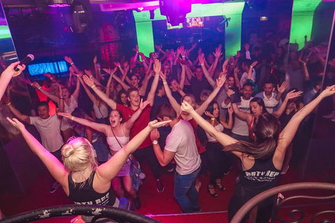 THE HANGOVER CRAWL - CLUB CRAWL SURFERS PARADISE - NIGHTLIFE - CLUBBING - Darwin Holiday 1