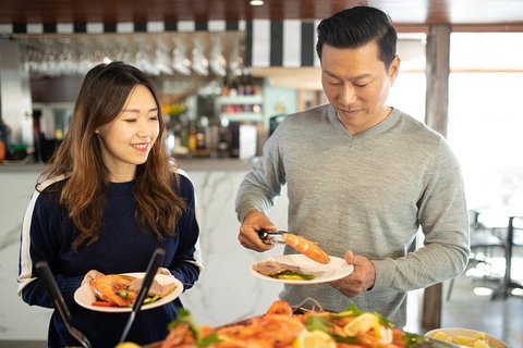 Dinner Buffet Cruise On The Gold Coast - Darwin Holiday 3