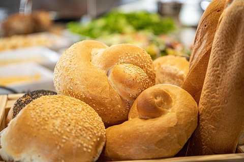 Dinner Buffet Cruise On The Gold Coast - Darwin Holiday 8