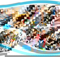 Try Pour Painting in an Artists Studio - Darwin Holiday