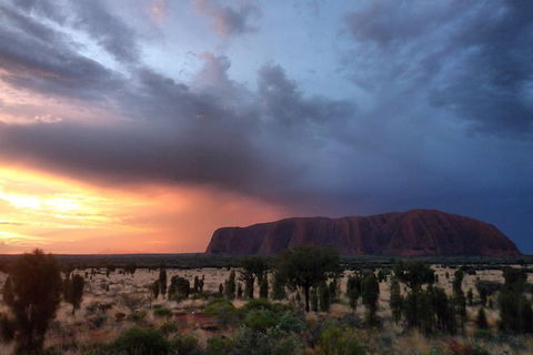 Uluru Small Group Tour Including Sunset - Darwin Holiday 7