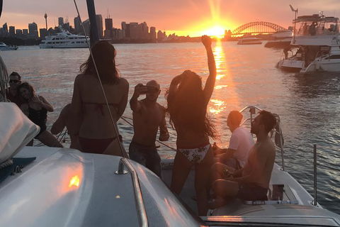 Sun Set Sail! - Darwin Holiday 0