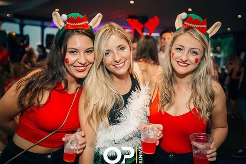 The ULTIMATE Sydney Christmas Eve Cruise - Darwin Holiday 1