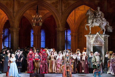 Opera Performance At The Sydney Opera House - Darwin Holiday 15