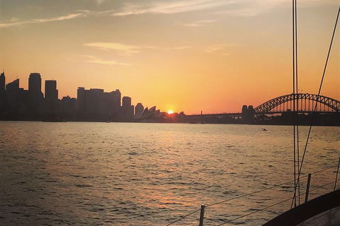 Romantic Sailing On Sydney Harbour - Darwin Holiday 1