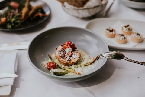 Hunter Valley Wine Tour With Personal Sommelier And Michelin Star Lunch - Darwin Holiday 5