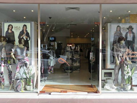 Adrienne And The Misses Bonney - Darwin Holiday 0