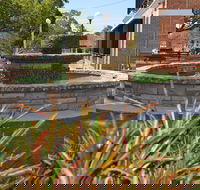 Bauer and Wiles Memorial Fountain - Darwin Holiday