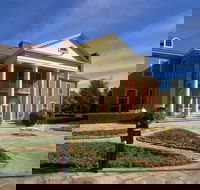 Embassy Drive - Darwin Holiday