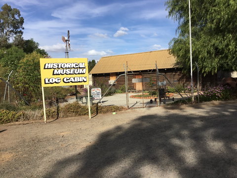 Finley And District Historic Museum And Log Cabin - Darwin Holiday 0