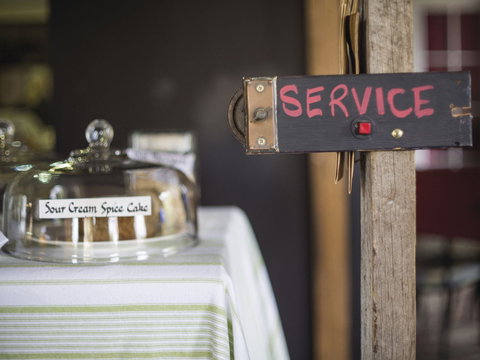 Jackson's Emporium - Darwin Holiday 1