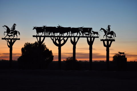 Long Paddock - Cobb Highway Touring Route - Darwin Holiday 0