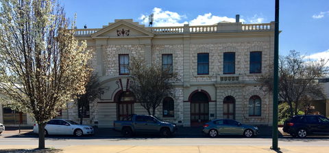 Naracoorte Town Hall - Darwin Holiday 0