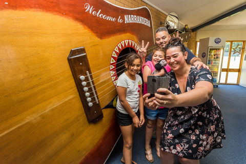 Narrandera's Big Guitar - Darwin Holiday 0