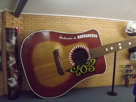 Narrandera's Big Guitar - Darwin Holiday 2
