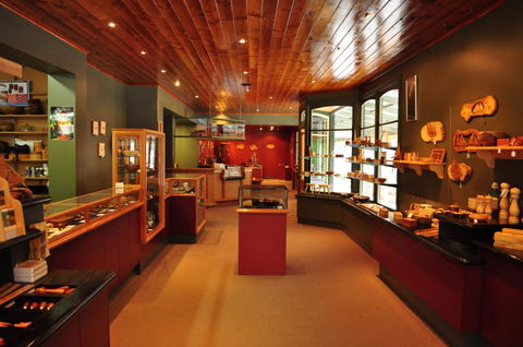 Wilderness Woodworks  Strahan - Darwin Holiday 0