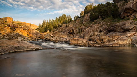 Adelong Falls Walk - Darwin Holiday 0
