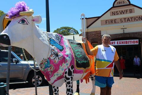 Daisy The Decorated Dairy Cow - Darwin Holiday 0