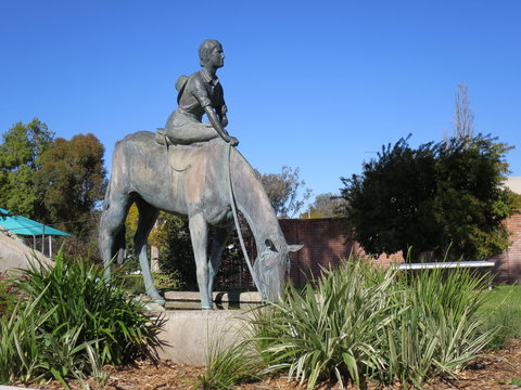 Dorothea Mackellar Memorial Statue - Darwin Holiday 0