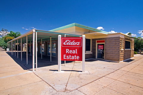 Former Alice Springs Telegraph Repeater Station And Post Office. - Darwin Holiday 1