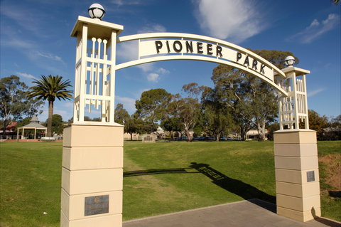 Gawler Historic Main Street Walking Tour - Darwin Holiday 2