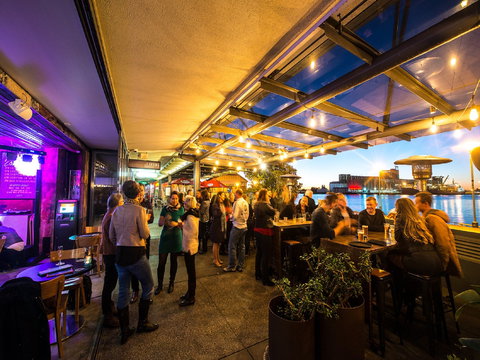 Honeysuckle - Darwin Holiday 0