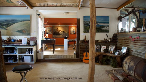 Magpie Springs Gallery - Darwin Holiday 0