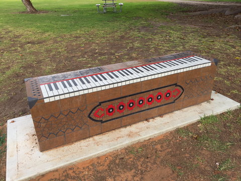Piano Park Bench, Moonta - Darwin Holiday 0