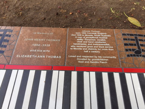 Piano Park Bench, Moonta - Darwin Holiday 1