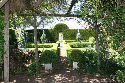 Prospect House And Garden - Darwin Holiday 1