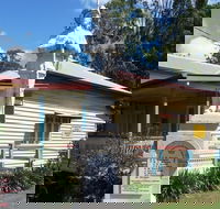 Brooweena War Memorial - Darwin Holiday