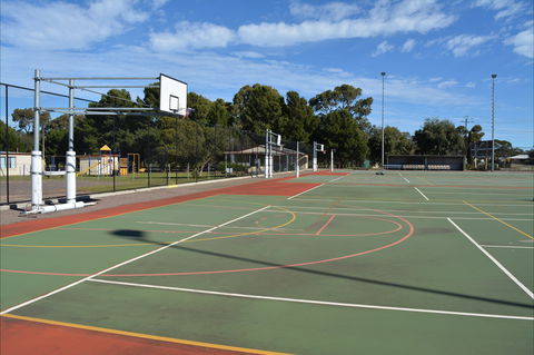 Cleve Sporting Facilities - Darwin Holiday 0