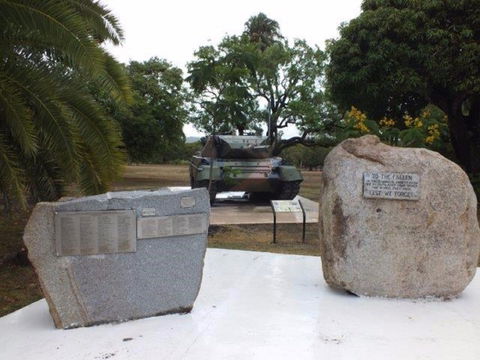 Cooktown War Memorial - Darwin Holiday 0
